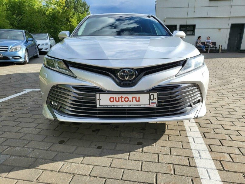 Toyota Camry VIII (xv70)