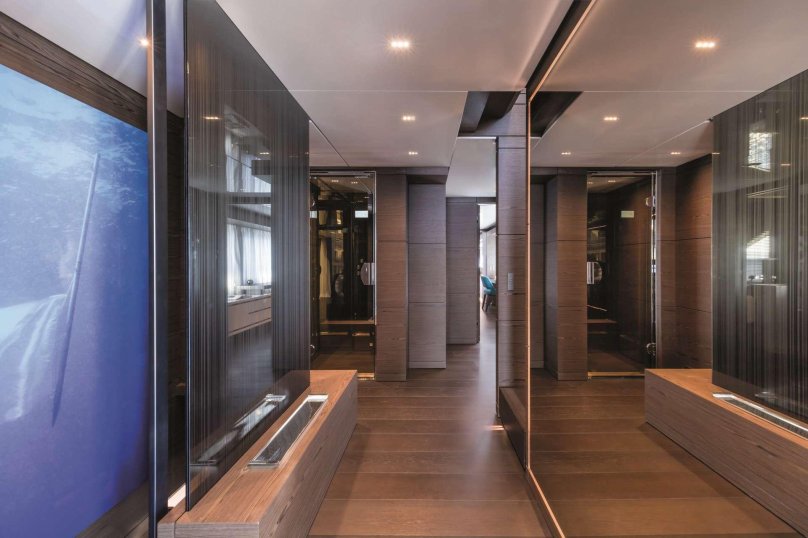 Яхта Custom line Navetta фото