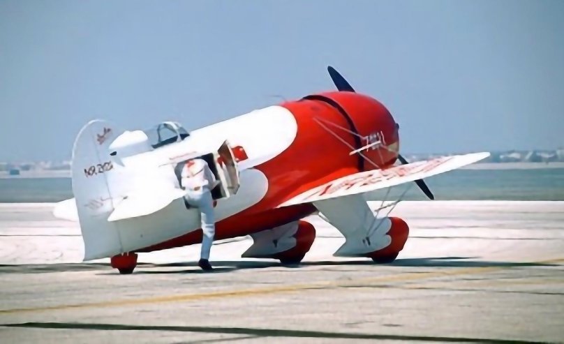 Gee Bee самолет