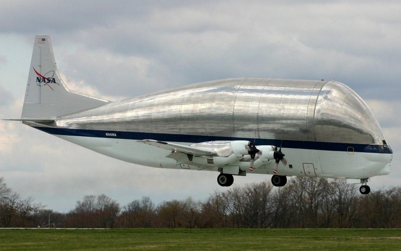 Boeing 377 super Guppy