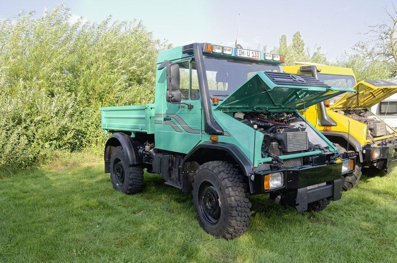 Военный бронеавтомобиль Mercedes Benz Unimog