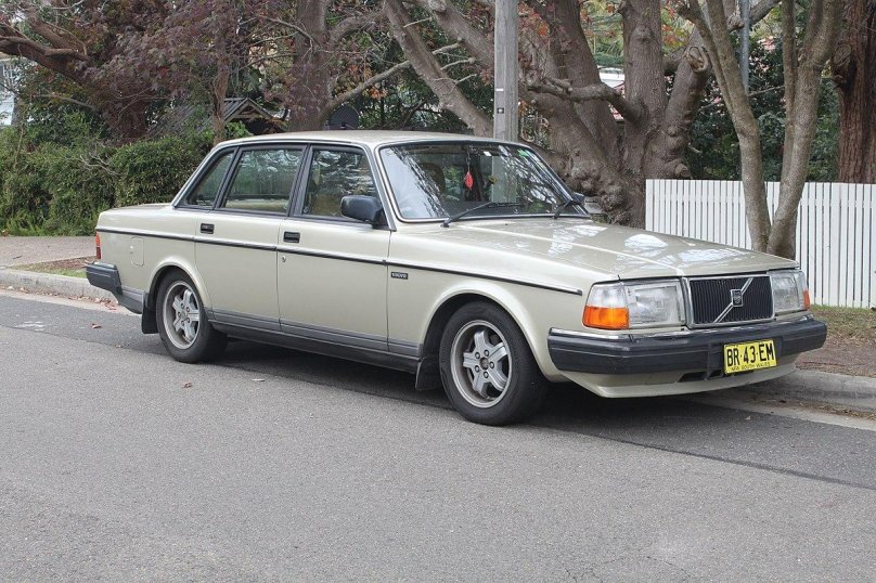 Вольво 240 седан