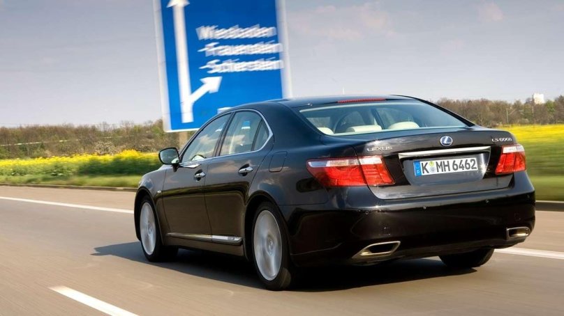 Лексус LS 600h