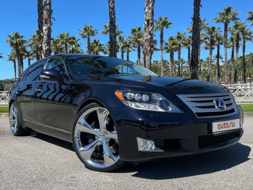 Lexus ls600hl 2010