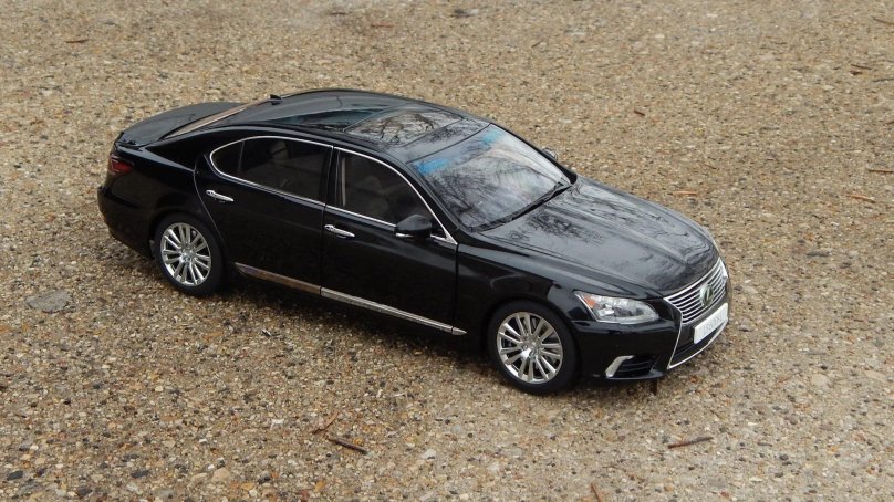 Лексус лс 600 hl 2015