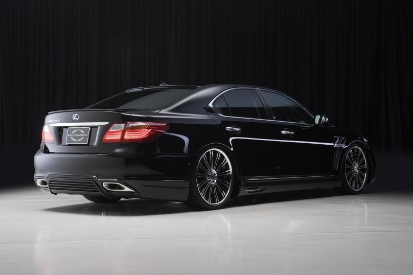 Лексус LS 600h