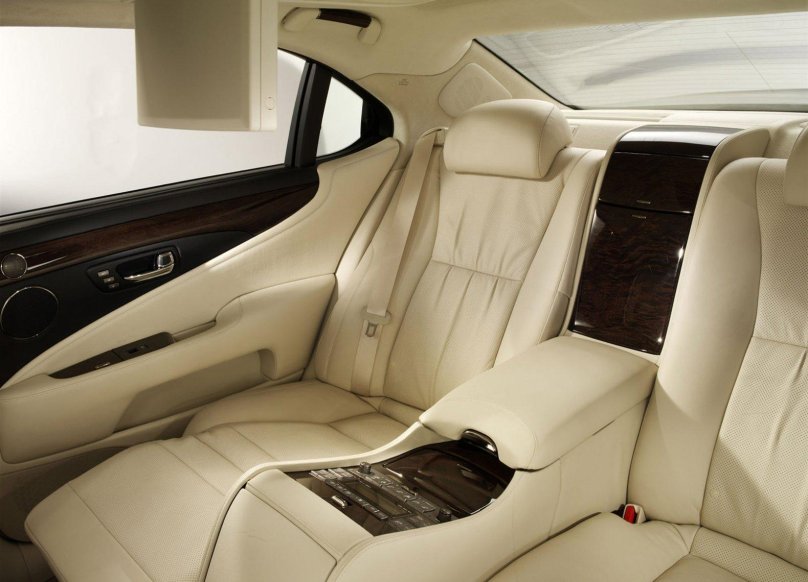 Лексус лс 600 салон