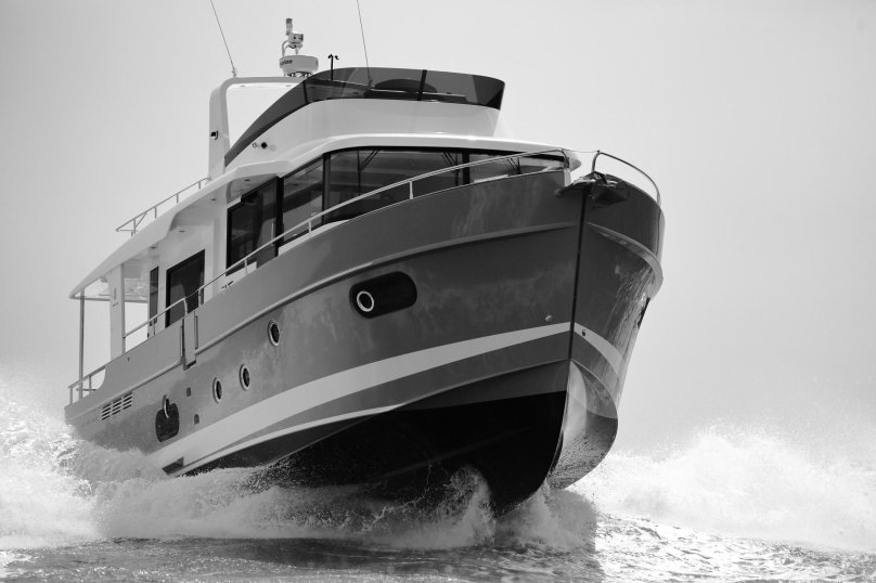 Бенету Свифт траулер 42