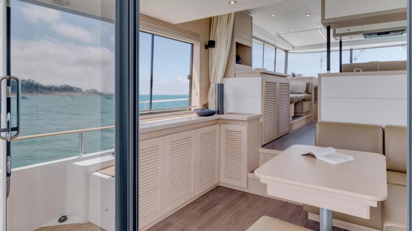 Яхта Swift Trawler 50