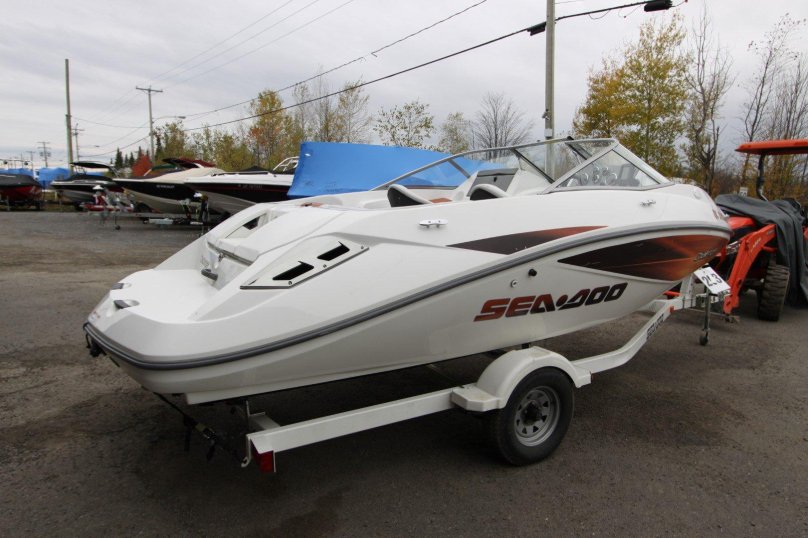 Катер BRP Sea-Doo Challenger 180