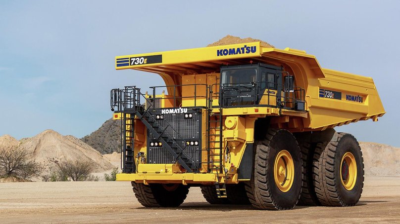 Автосамосвал Komatsu 730e