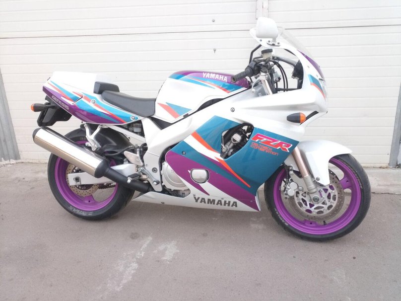 Ямаха FZR 600