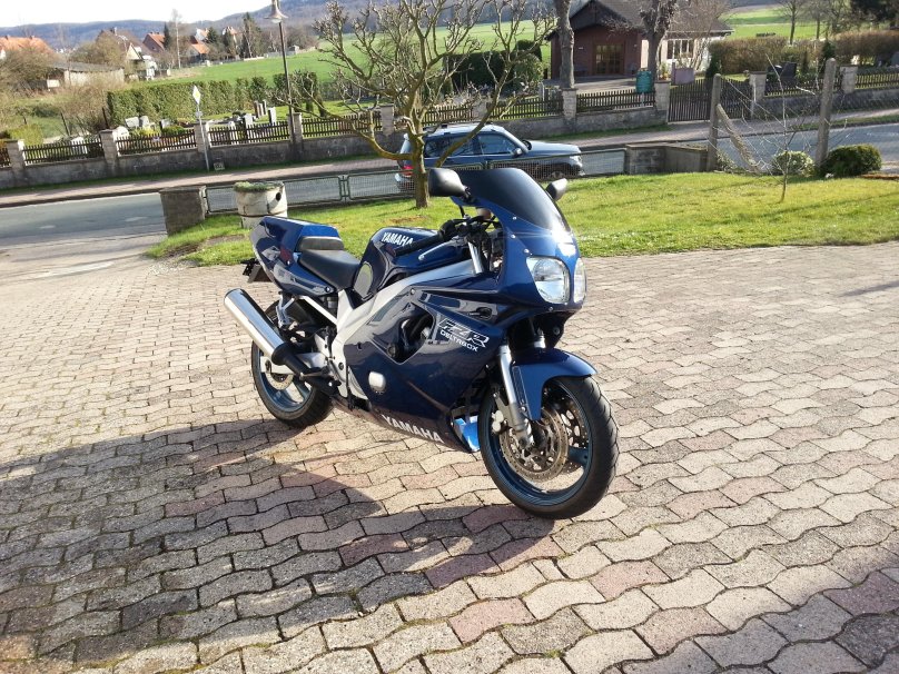 Yamaha fzr600r Genesis