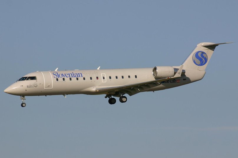 Canadair CL-600-2b19 Regional Jet CRJ-200lr