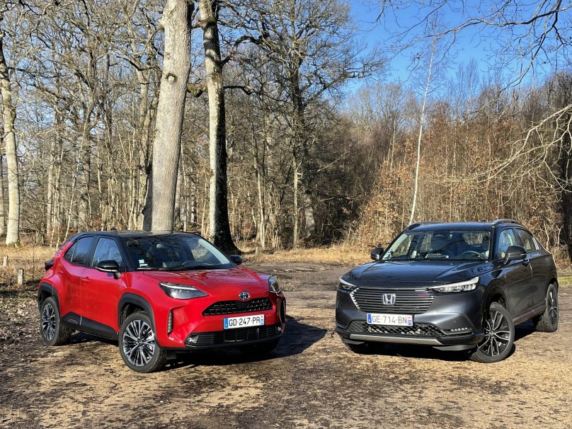 Toyota Yaris Cross или Mazda CX-3