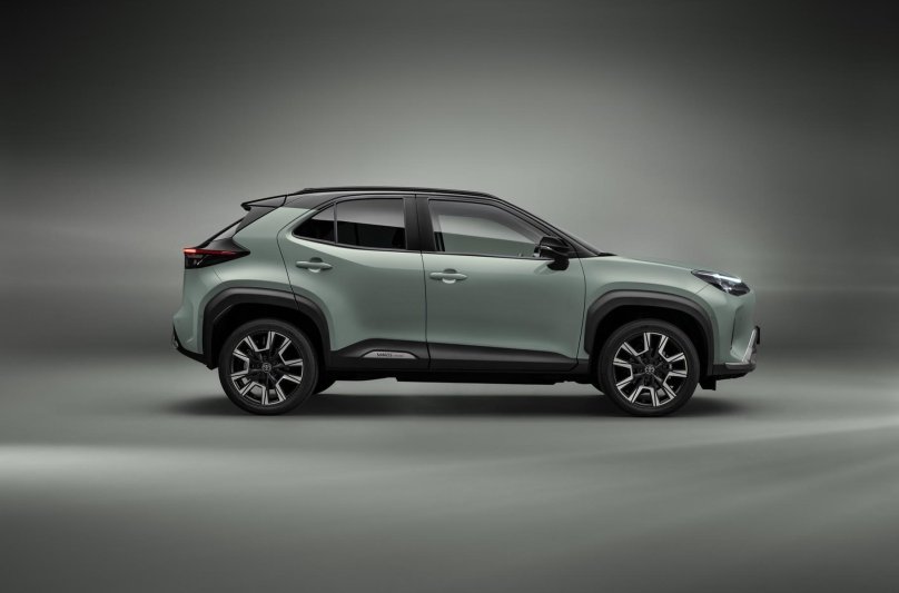 Тойота Ярис 2024