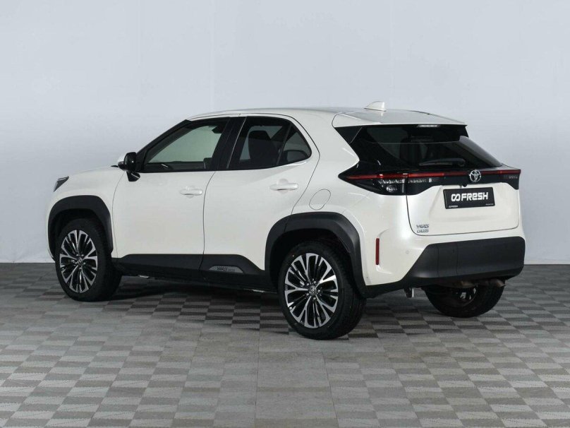 Yaris Cross 2024 დ გჰბჰჯლტ