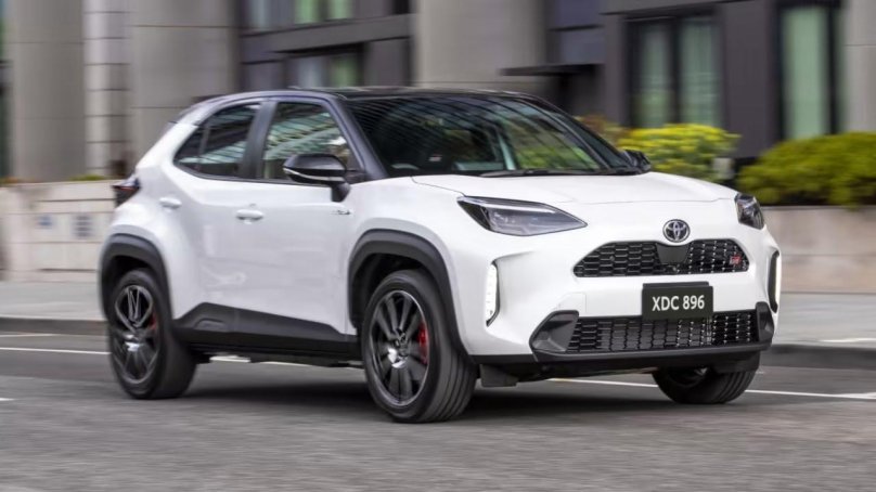 Тойота Ярис кросс