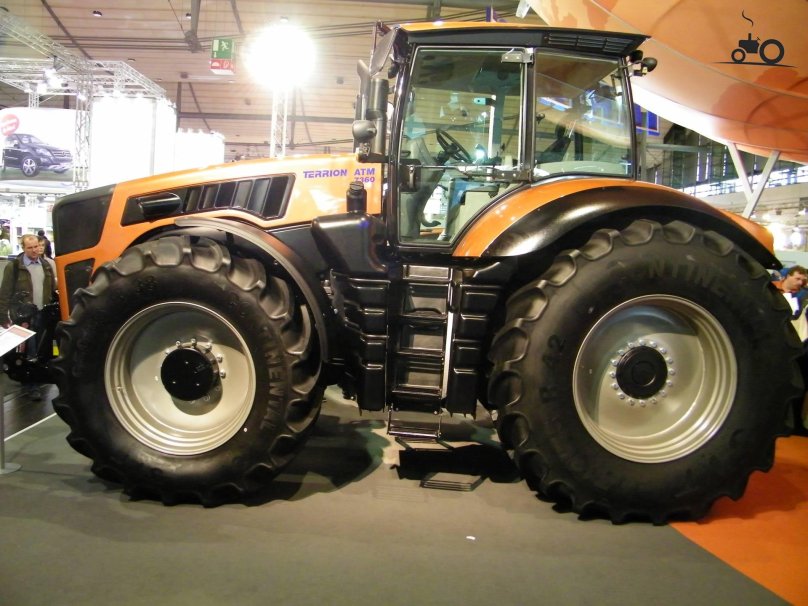 Трактор Terrion 7400