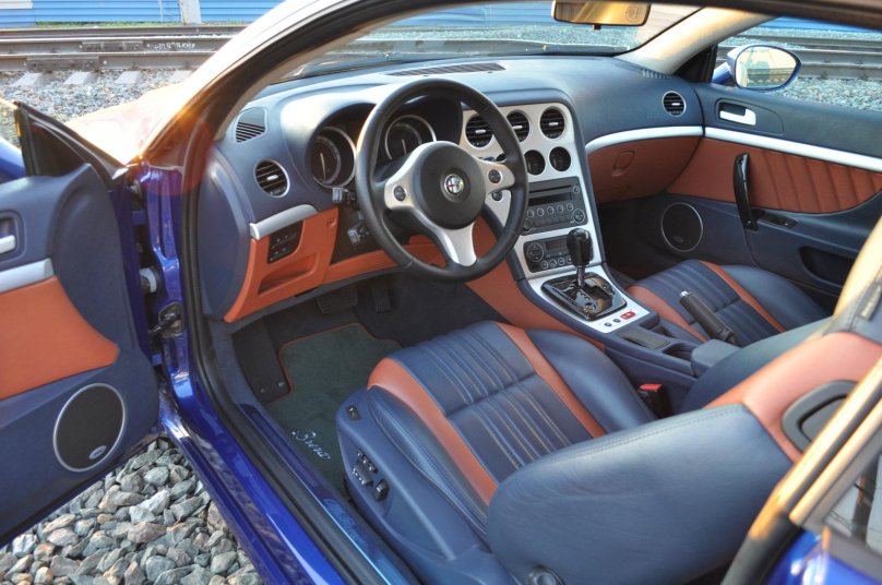 Альфа Ромео Брера салон