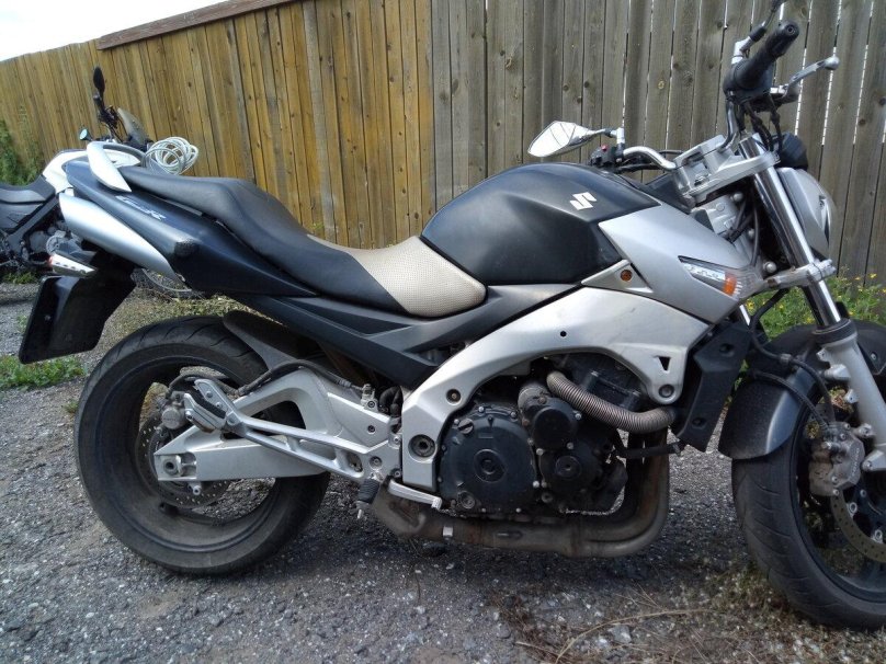 Мотоцикл Suzuki GSR 400