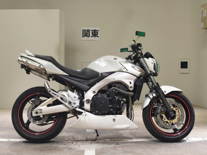 Мотоцикл Suzuki GSR 400