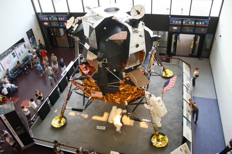 Lunar Apollo 2 Caravan