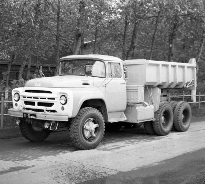 Грузовик ЗИЛ 133