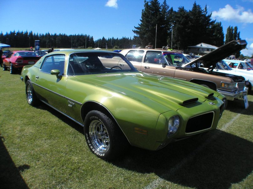 Pontiac Firebird 2