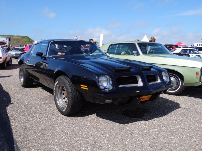 Pontiac Firebird 2