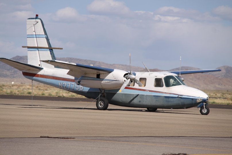 Самолет Aero Commander 500