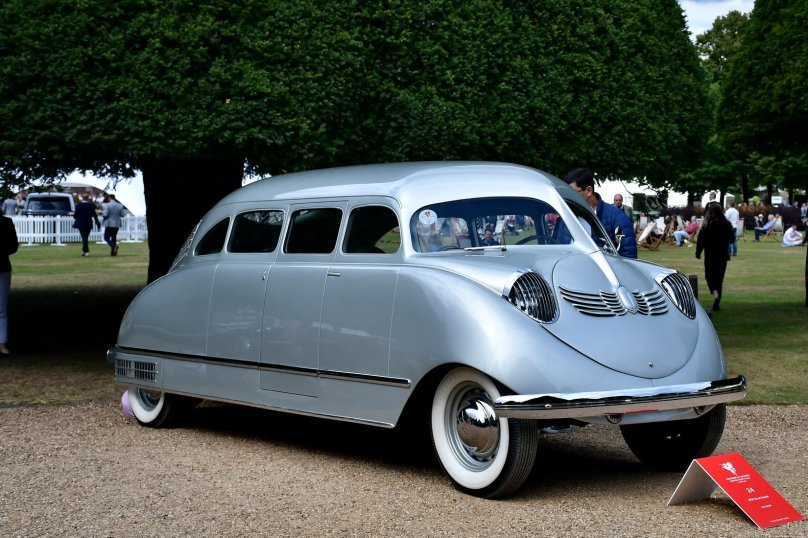 Первый микроавтобус