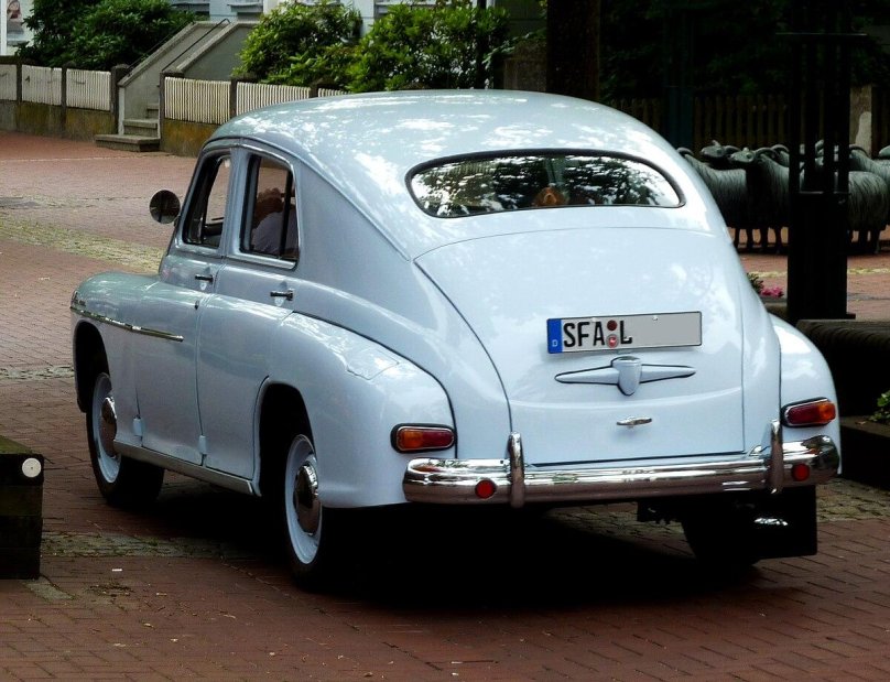 Варшава Фастбэк автомобиль