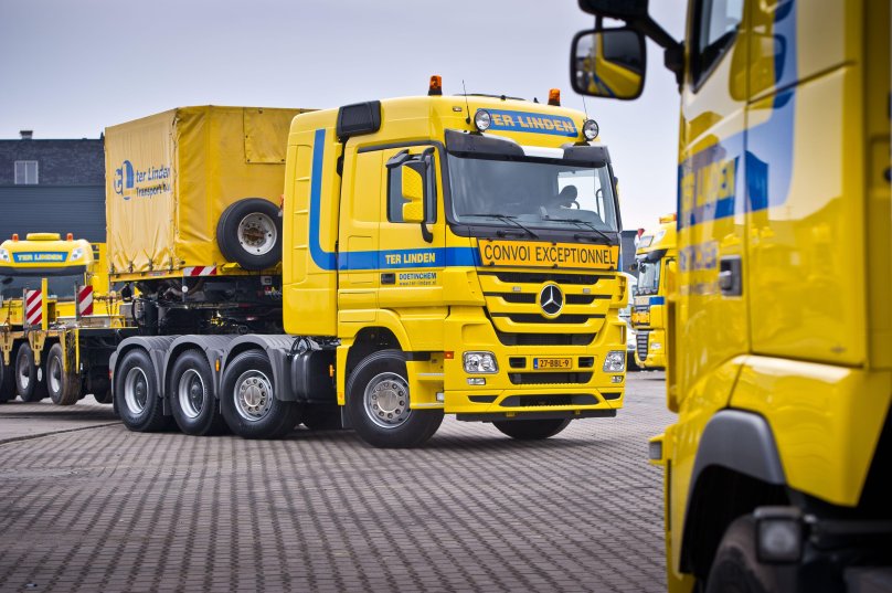 Mercedes-Benz Actros SLT