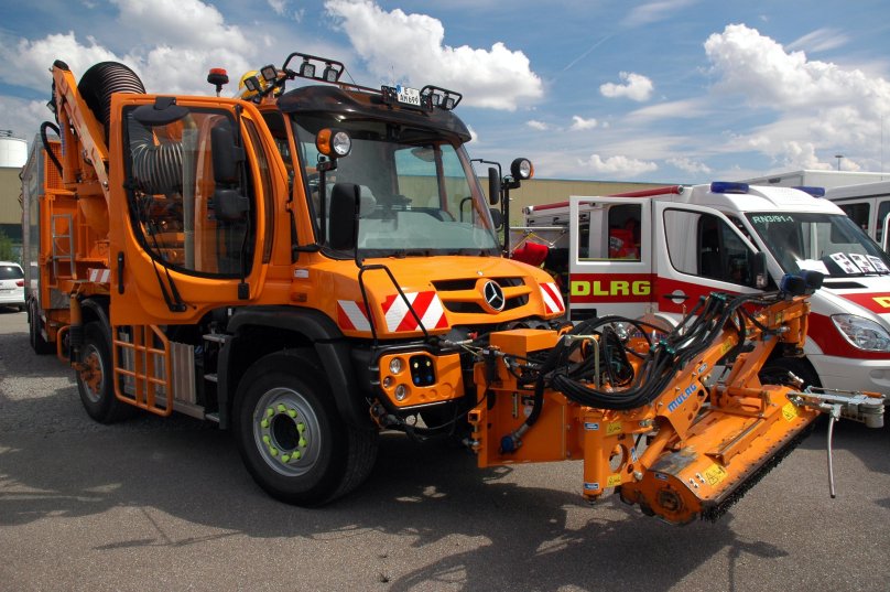 Mercedes-Benz Unimog u423