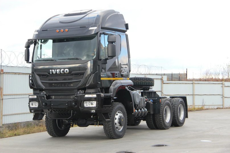 Седельный тягач Ивеко АМТ 6х6