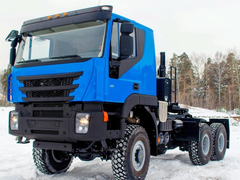 Седельный тягач Ивеко АМТ 6х6