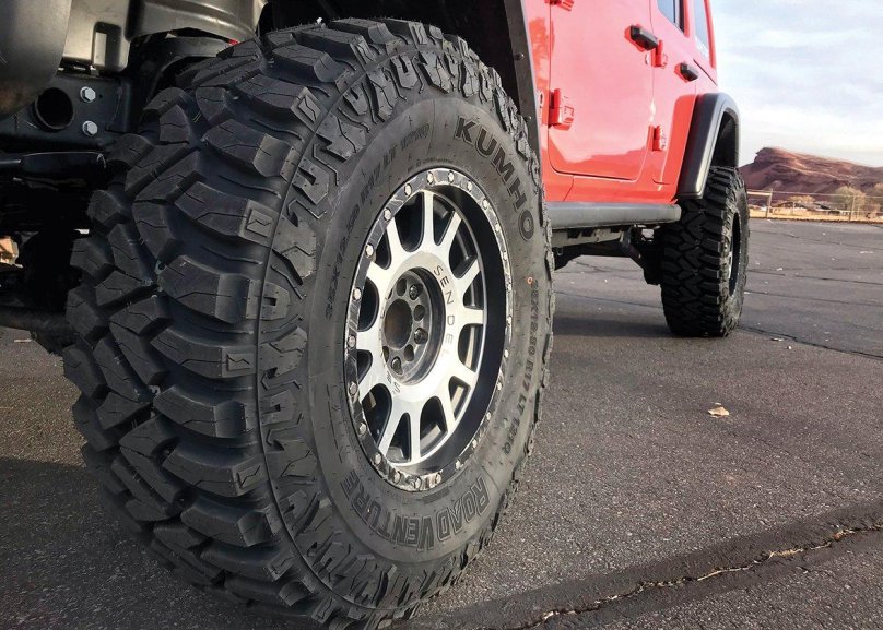 Kumho Road Venture mt71
