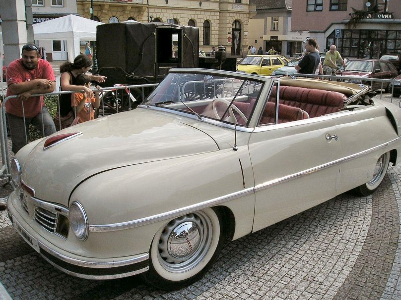 Tatra t600