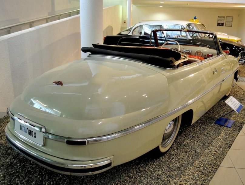 Ретро авто Татра 600