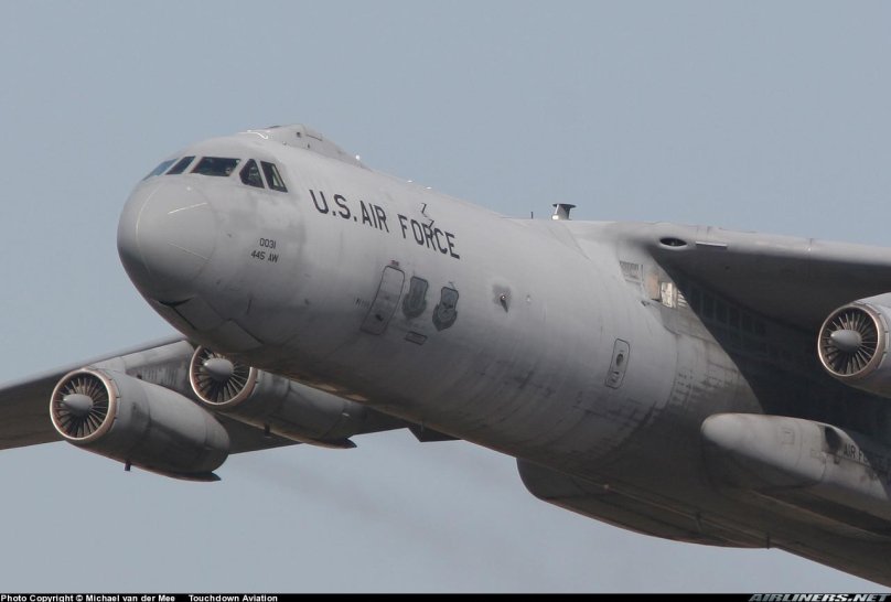 Lockheed c-141 Starlifter и ил-76