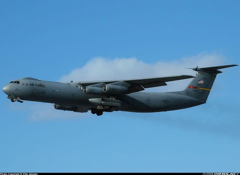 Самолет c-141b Starlifter
