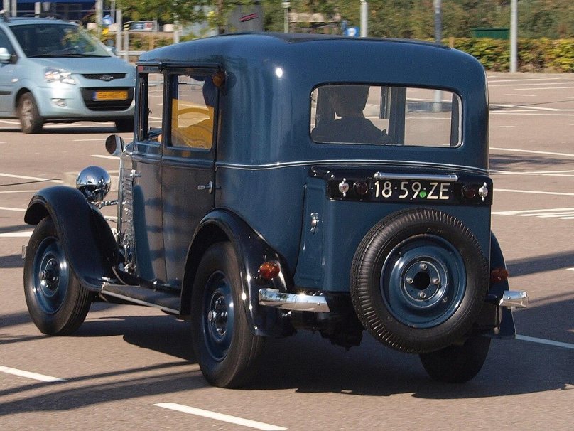 Старый Пежо 201