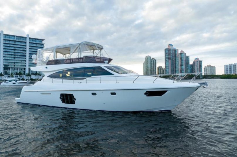 Моторная яхта Azimut 53