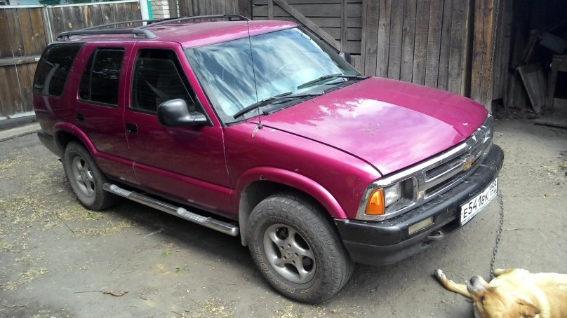 Шевроле блейзер розовый