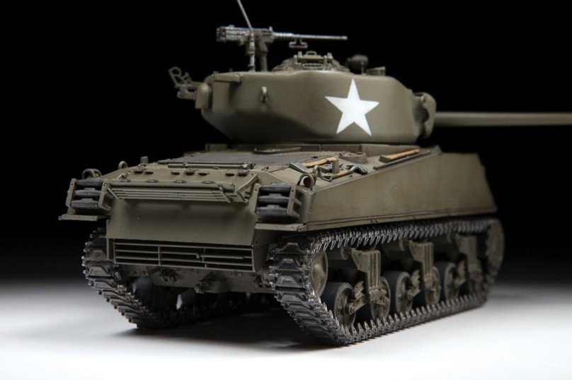 3676 Звезда 1/35 американский средний танк м4а3 (76) w «Шерман»