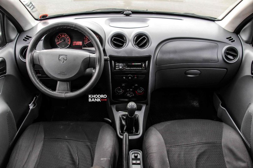 Iran Khodro Runna салон