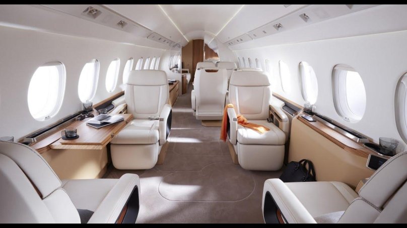 Бизнес Джет Фалькон