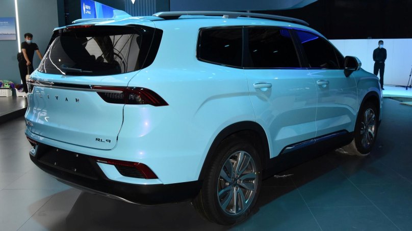 Livan китайский электромобиль