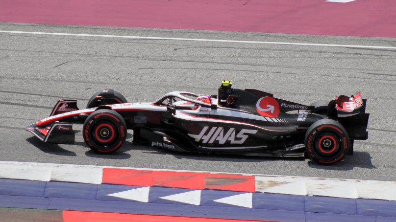 Haas VF 23 vs vf24